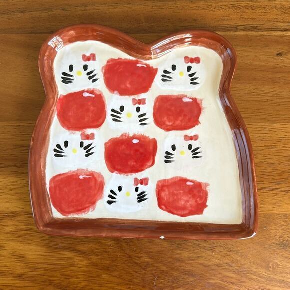 Hello Kitty Ceramic toast plate red and brown - Picture 1 of 3
